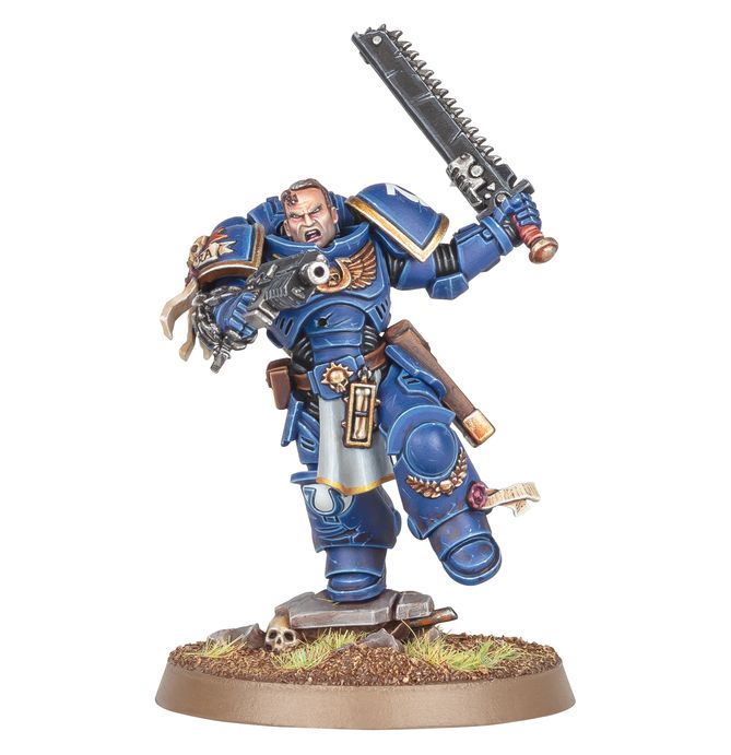 Load image into Gallery viewer, Warhammer: Space Marines - Lieutenant Titus
